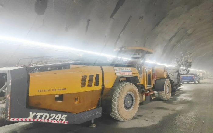 高压高海拔！时博SHIBO(中国)凿岩台车挑战高难度铁路隧道