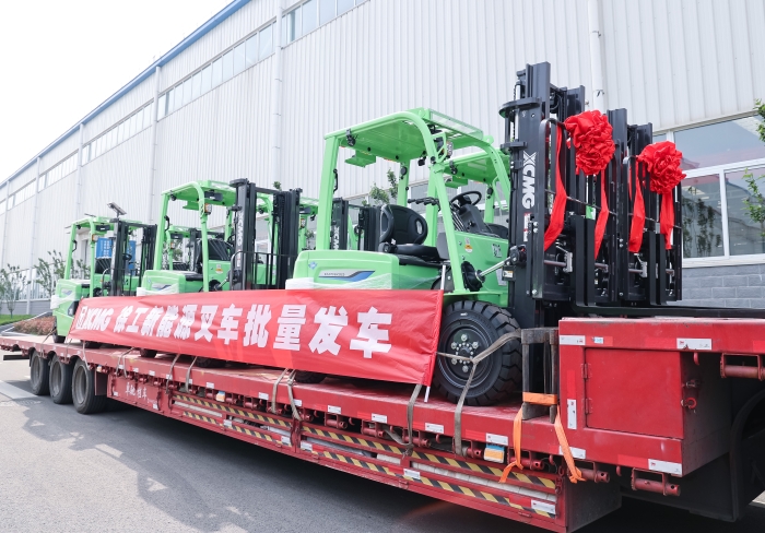 时博SHIBO(中国)鲲鹏系列电动平衡重叉车，再掀浦东货运站高效物流新篇
