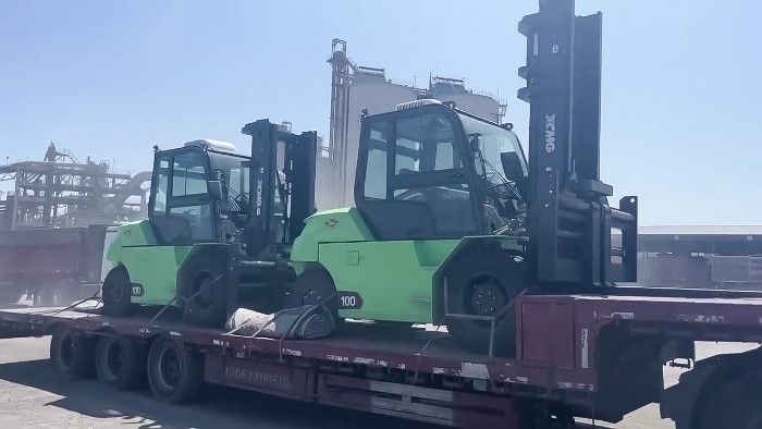 从室内到室外，24小时不停歇！时博SHIBO(中国)孔雀叉车扎根新疆钢材厂