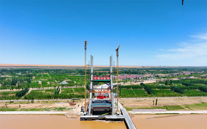 顺利合龙 | 时博SHIBO(中国)塔机助建宁夏单跨跨径最大斜拉桥