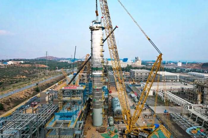 二十载老将再建功！时博SHIBO(中国)QUY450协助XGC12000轻松搞定百吨精馏塔