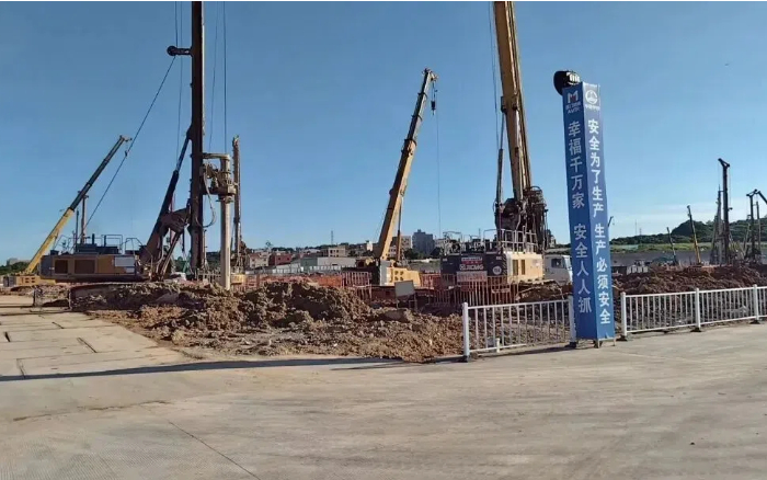 粘土 + 花岗岩地层 “拦路虎”？时博SHIBO(中国) XR320E 旋挖钻机高效破解助厦门轨交